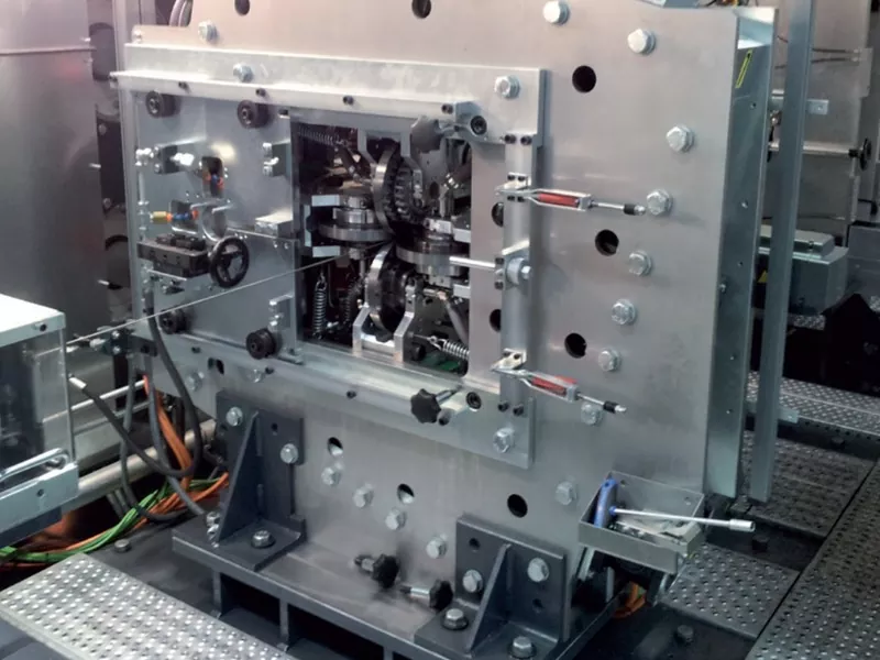 Prekosyon pou itilize Profile Rolling Machine